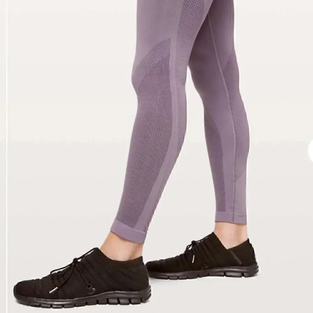 •Lululemon Athletica• - Picture 5 of 6